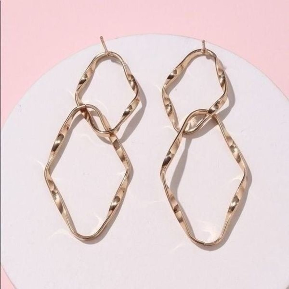 Boutique Geometric Link Drop Earrings Womens OS Gold New Twisted Double Dangle